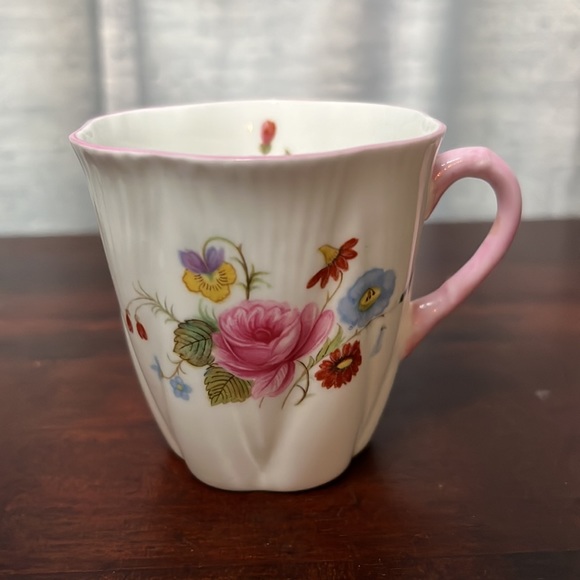 Shelley Rose and Red Daisy Demitasse Cup & Saucer DISCONTINUED! - Picture 3 of 16